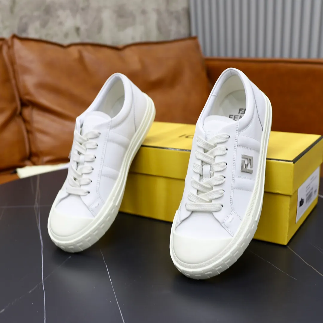 Factory price: 580💰Original order (couple model) Brand: FENDI Fendi🙅‍♂️🙅‍♂️🙅‍♂️ Size: Female 35–40, Male 39-44 (45 can be customized) Grade: Official website genuine Material: Imported original cowhide upper Original comfortable lining TPU wear-resistant lightweight outsole Style category: Loafers New trendy shoes color: actual picture color